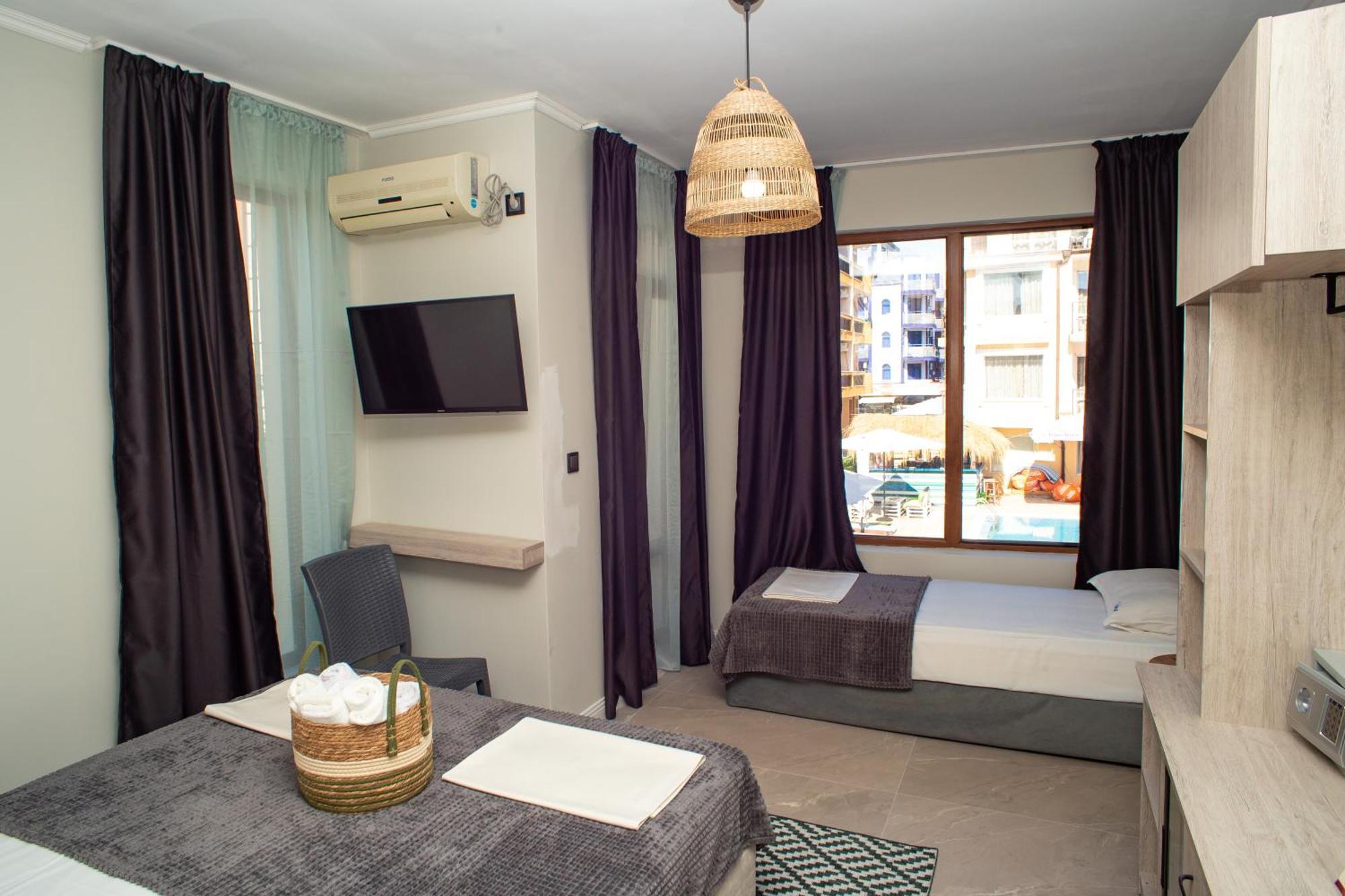 Salena Beach Hotel Primorsko Eksteriør billede
