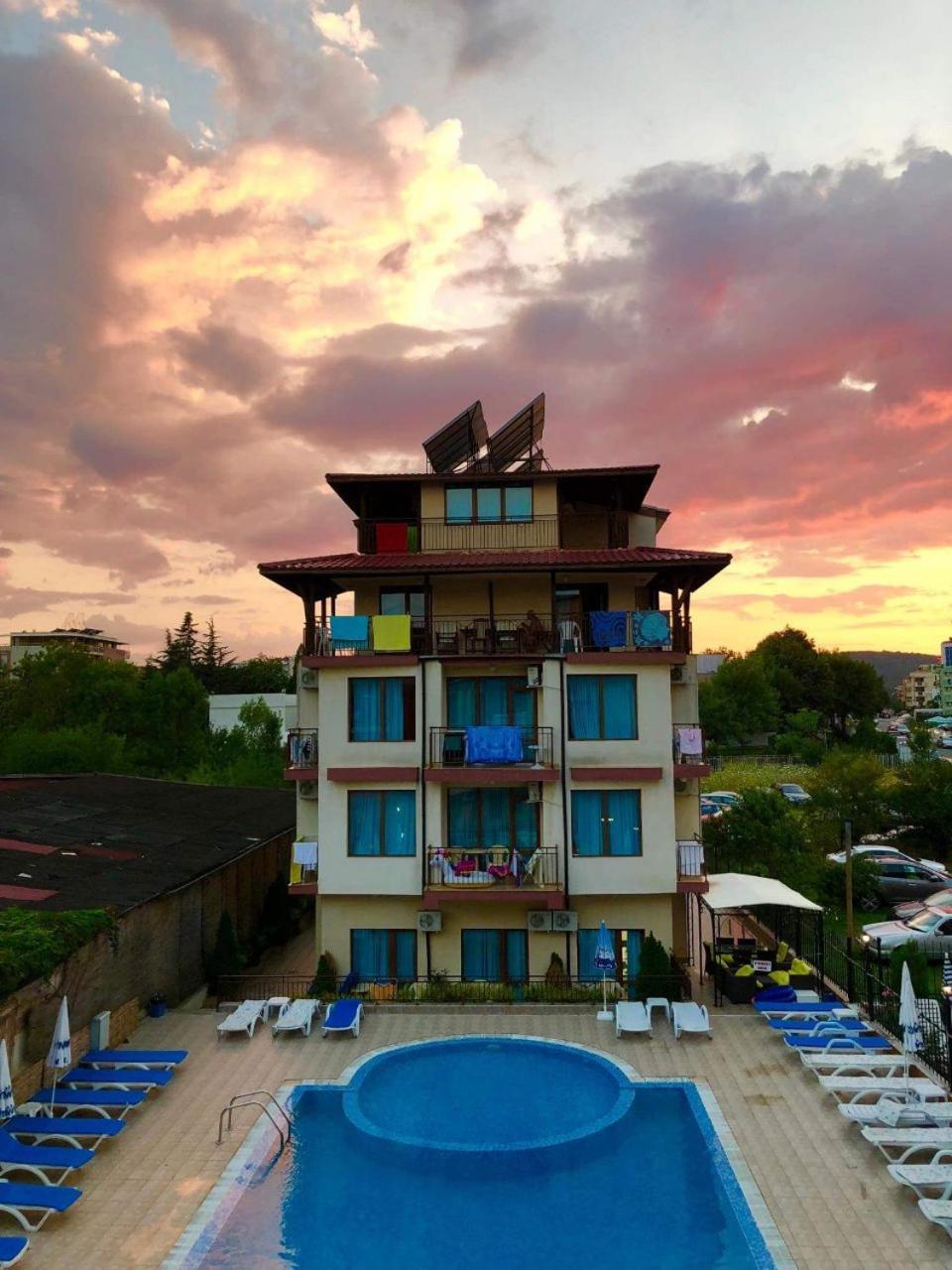 Salena Beach Hotel Primorsko Eksteriør billede